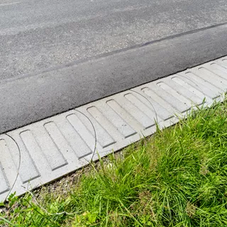 STRADAFINO Bankett- und Spurelement