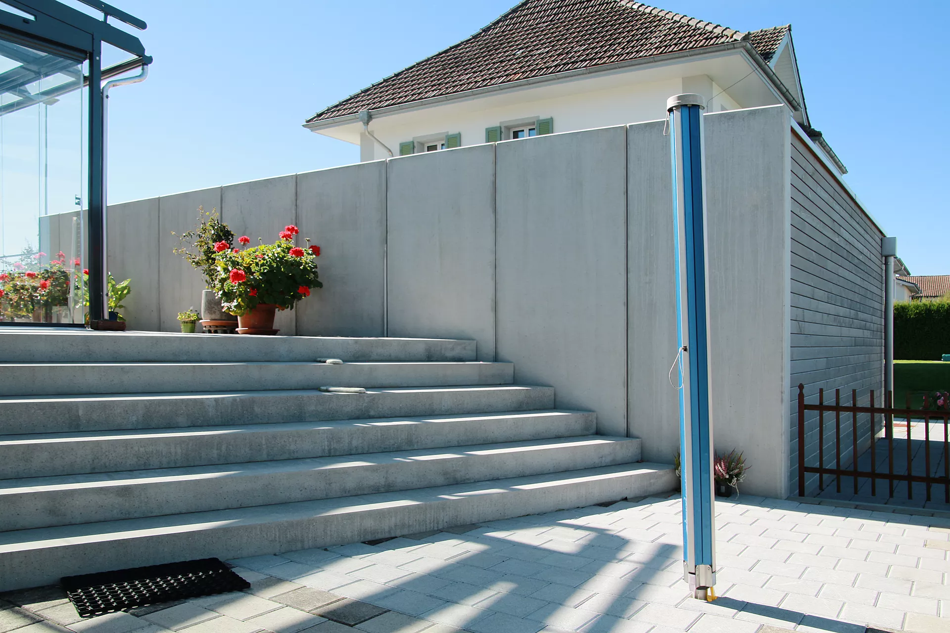 Él. en équerre GRANDE 100/195/297 cm, W20 avec emboît., armé, chanfr., lisse, gris