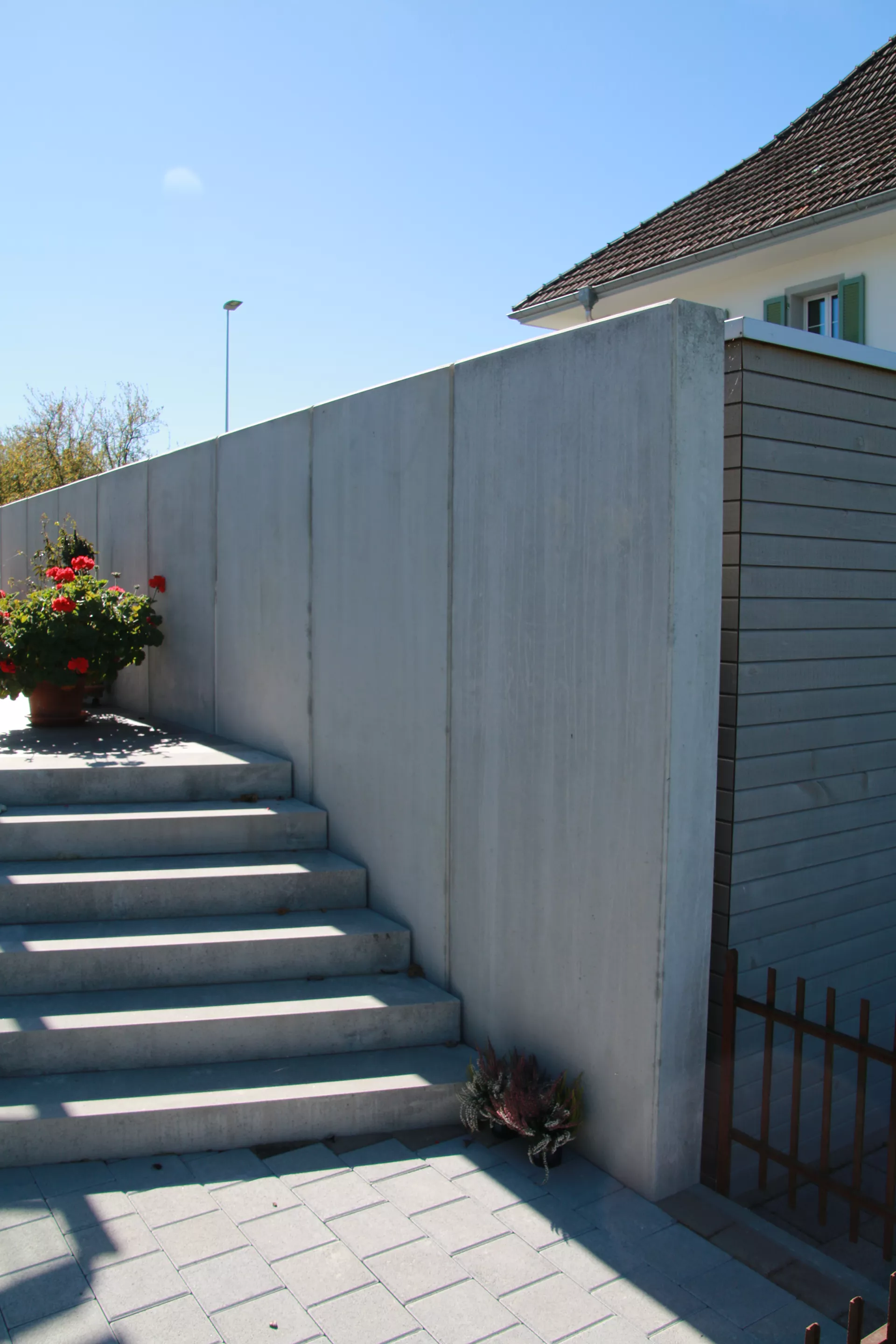 Él. en équerre GRANDE 100/195/297 cm, W20 avec emboît., armé, chanfr., lisse, gris