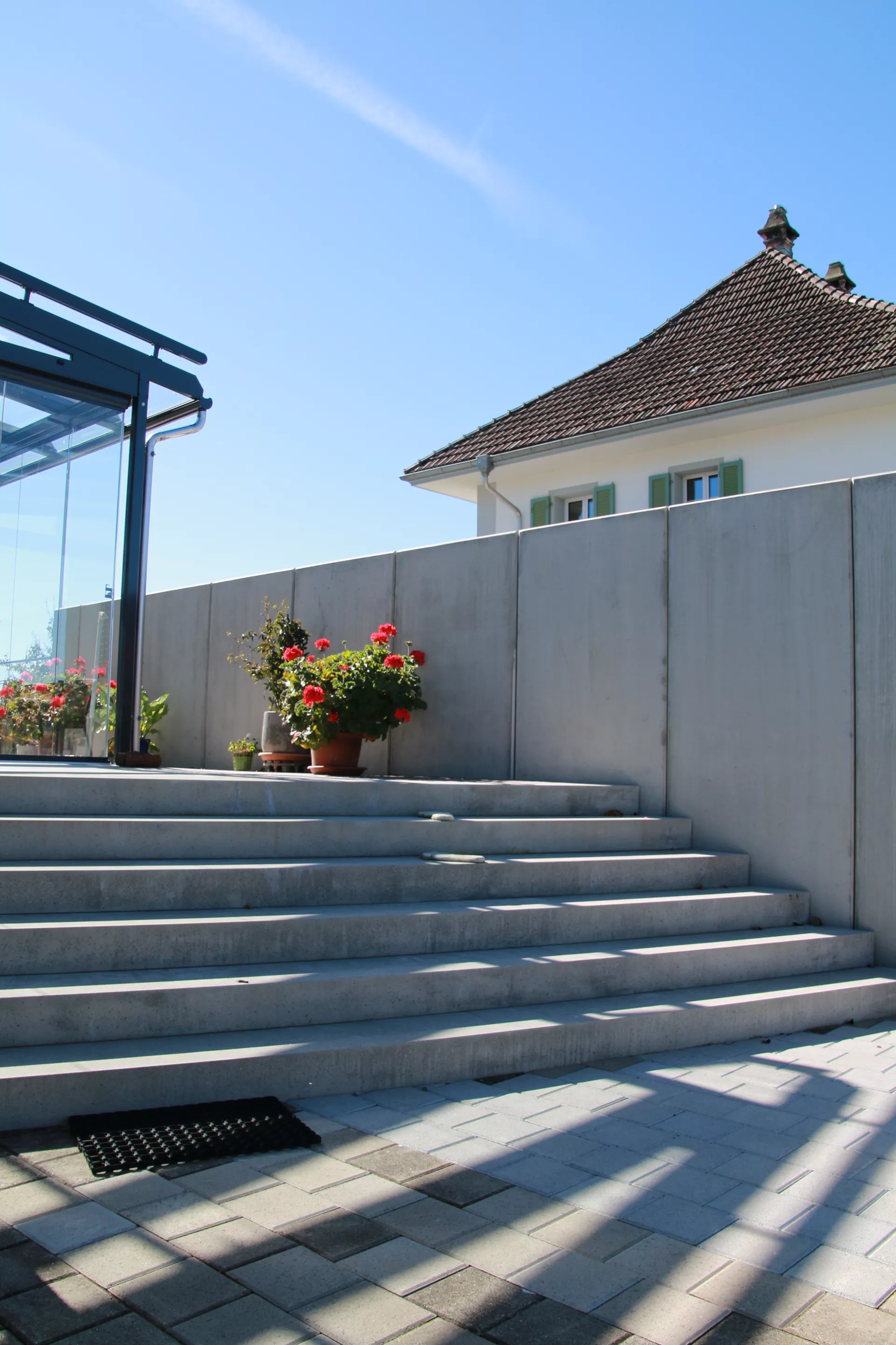 Él. en équerre GRANDE 100/195/297 cm, W20 avec emboît., armé, chanfr., lisse, gris