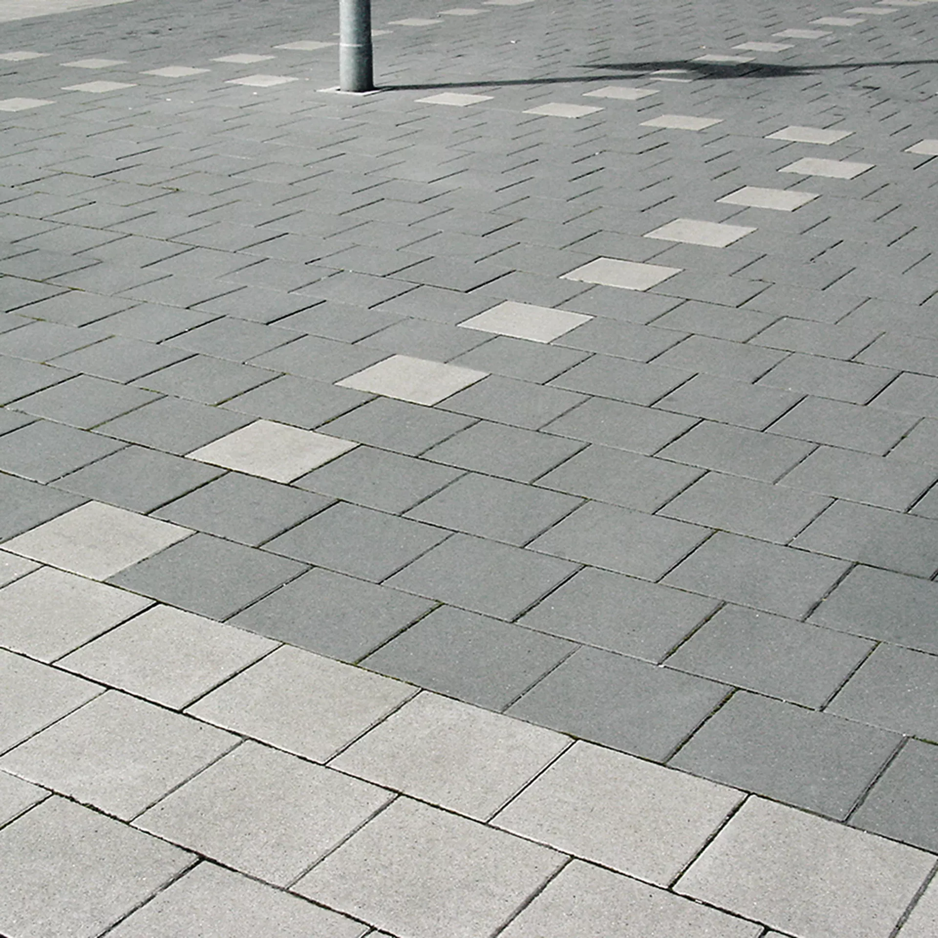 VS 5<sup>®</sup> Schwerlastpflastersteine mit 5-facher Versc hiebesicherung