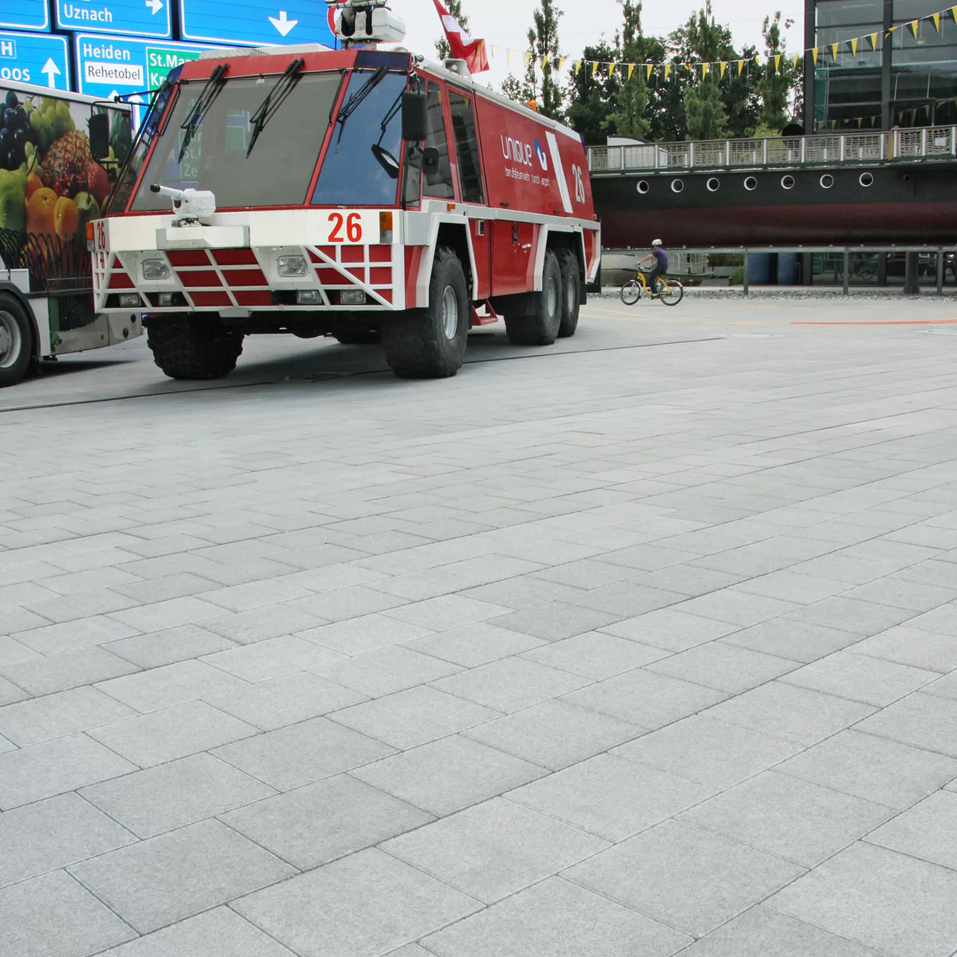 VS 5<sup>®</sup> Schwerlastpflastersteine mit 5-facher Versc hiebesicherung