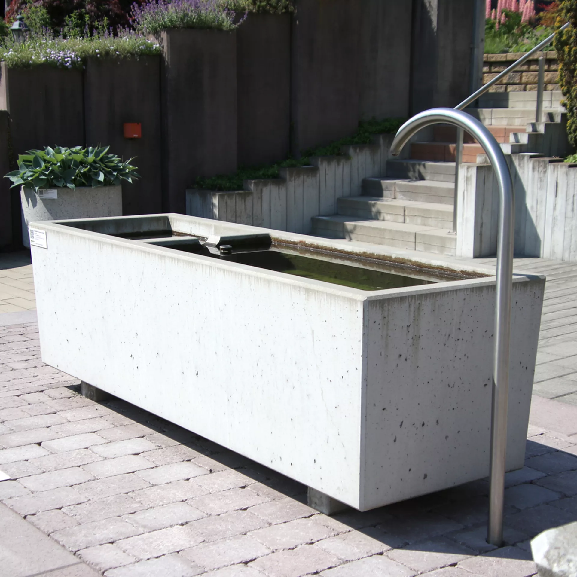 BAUERNHOF Brunnentröge