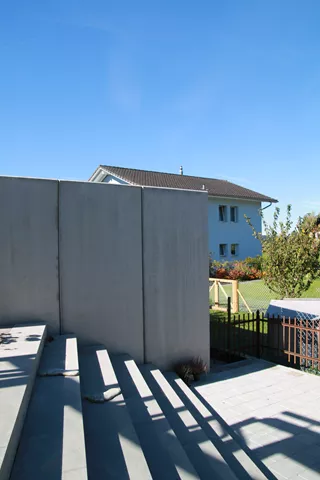 Él. en équerre GRANDE 100/195/297 cm, W20 avec emboît., armé, chanfr., lisse, gris