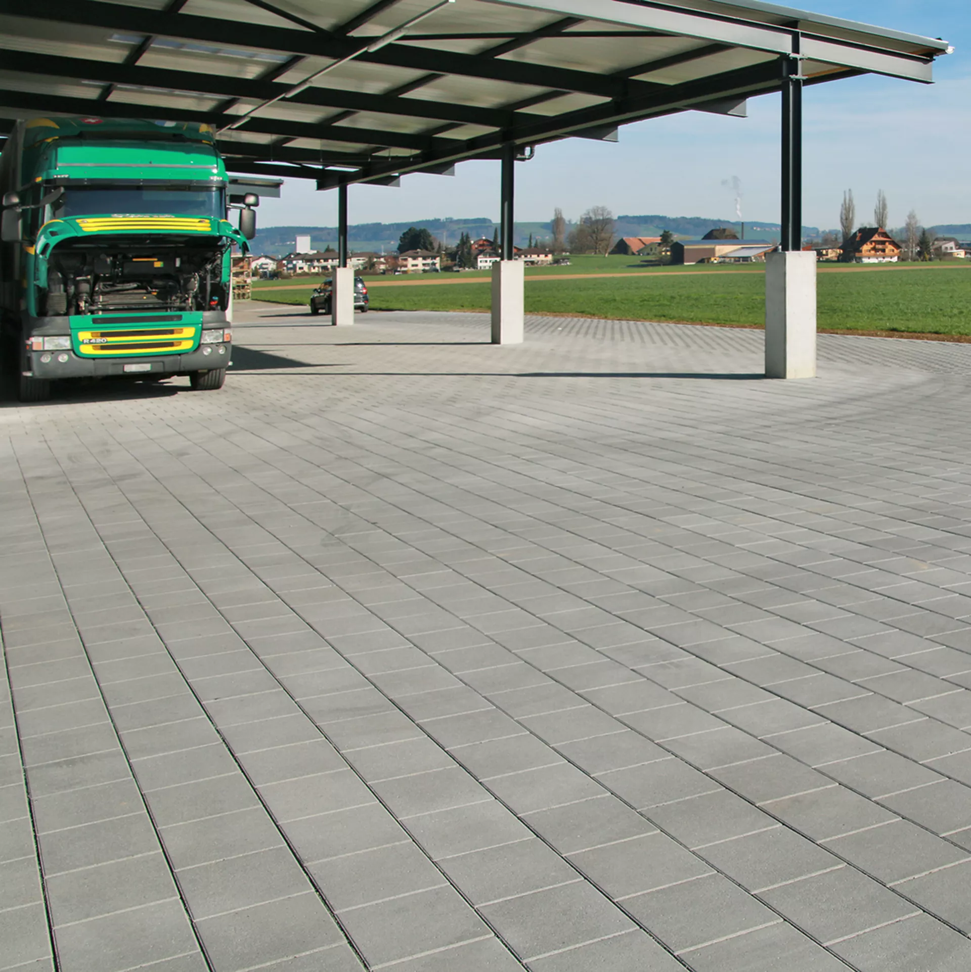 VS 5<sup>®</sup> Schwerlastpflastersteine mit 5-facher Versc hiebesicherung