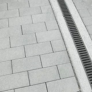 VS 5<sup>®</sup> Schwerlastpflastersteine mit 5-facher Versc hiebesicherung