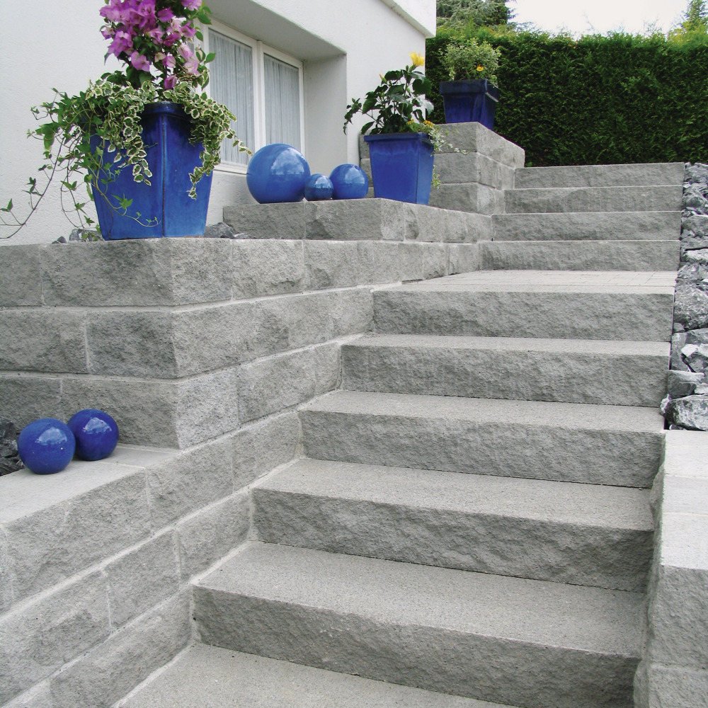 Marches d'escalier pleines SANTURO® chanfreinées sablées