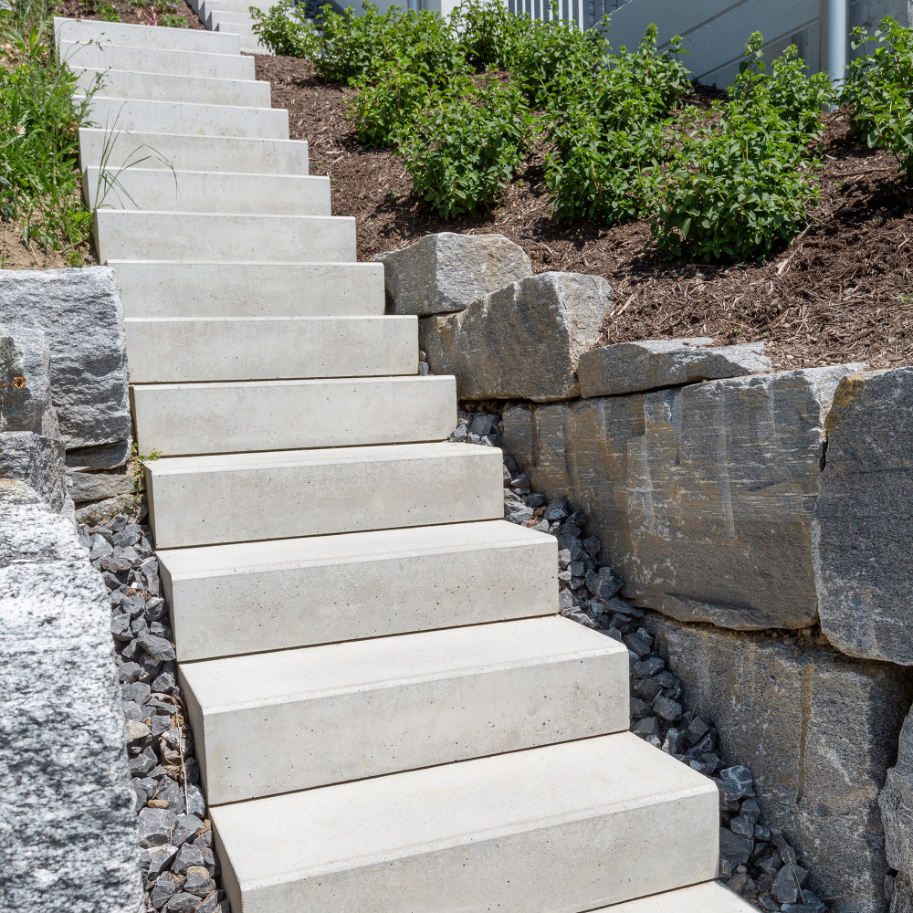 Marches d'escalier PARCO® chanfreinées, talochées