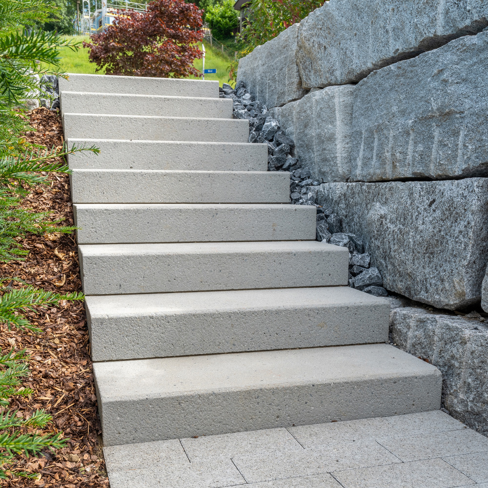 Marches d'escalier PARCO® chanfreinées sablées