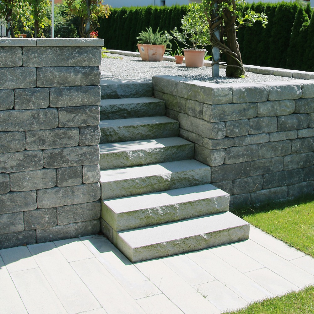 Marches d'escalier pleines SANTURO® chanfreinées sablées