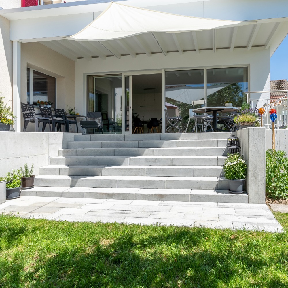 Marches d'escalier pleines LENIA avec structure bois