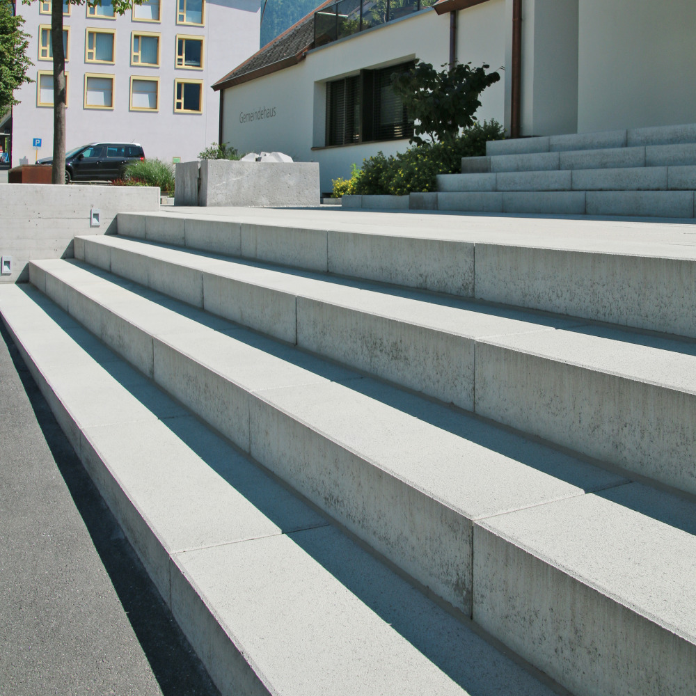 Marches d'escalier pleines CLASSIC ® chanfreinées, lisse