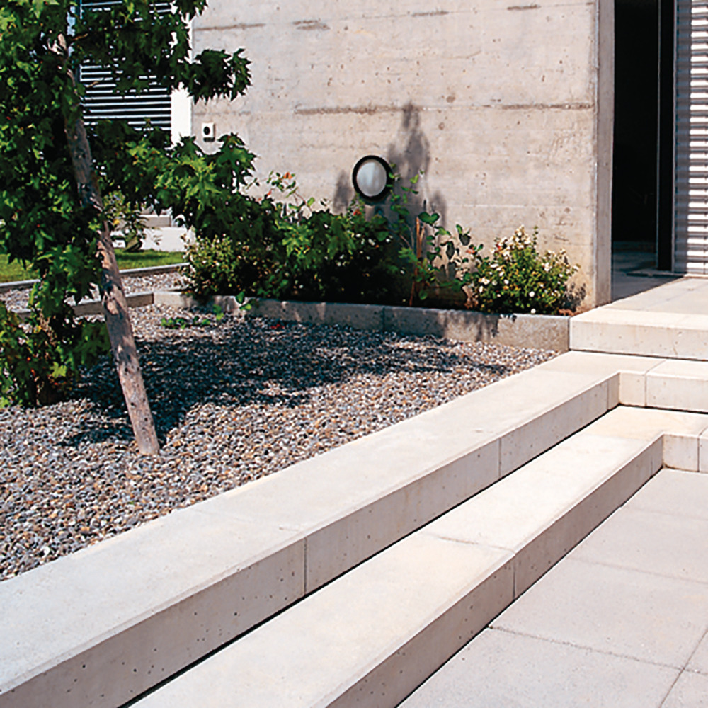 Marches d'escalier pleines FROSTA sablées